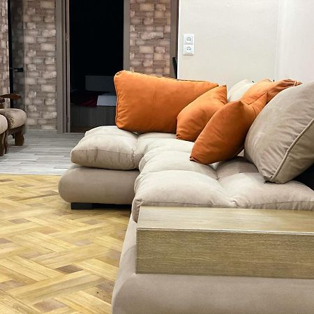 Luxury 4-Bedroom Apartment In The Center Tbilisi ภายนอก รูปภาพ