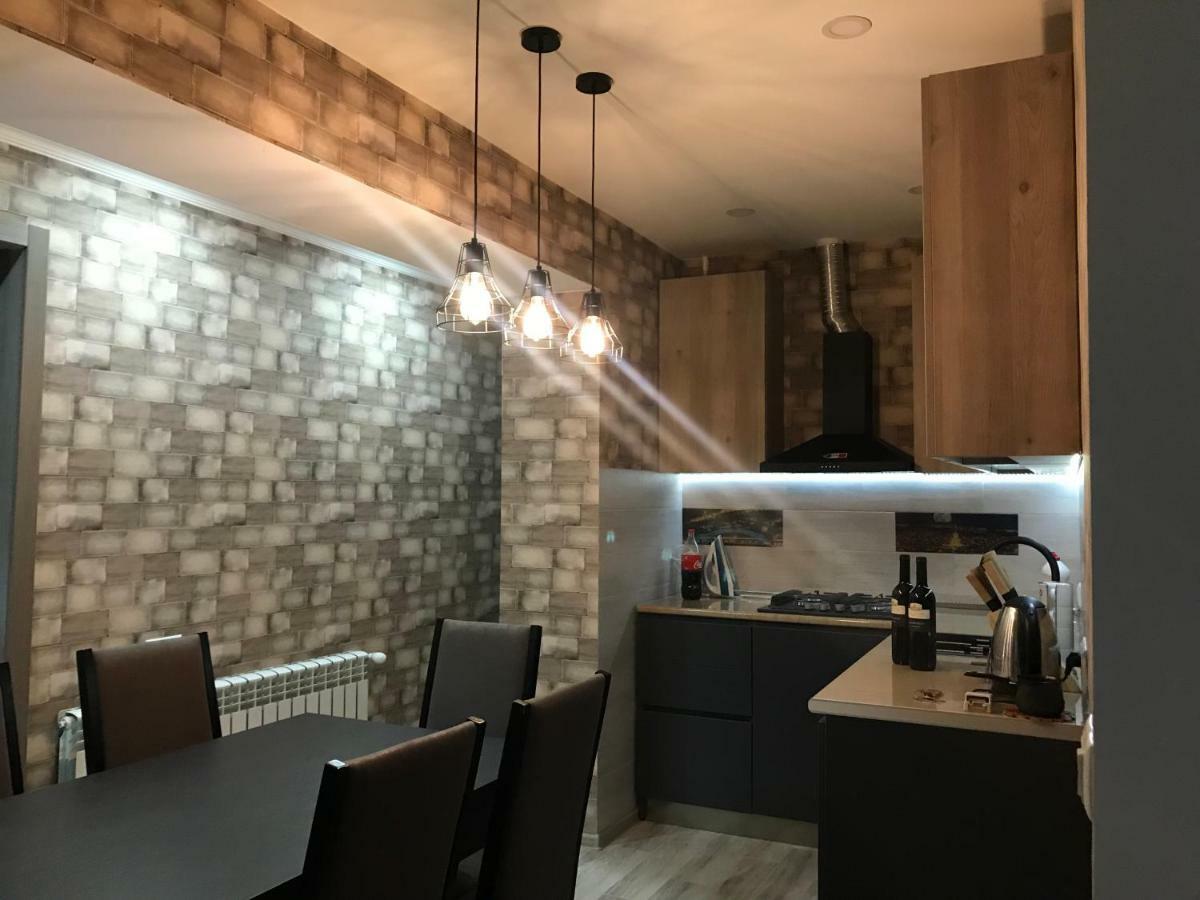 Luxury 4-Bedroom Apartment In The Center Tbilisi ภายนอก รูปภาพ