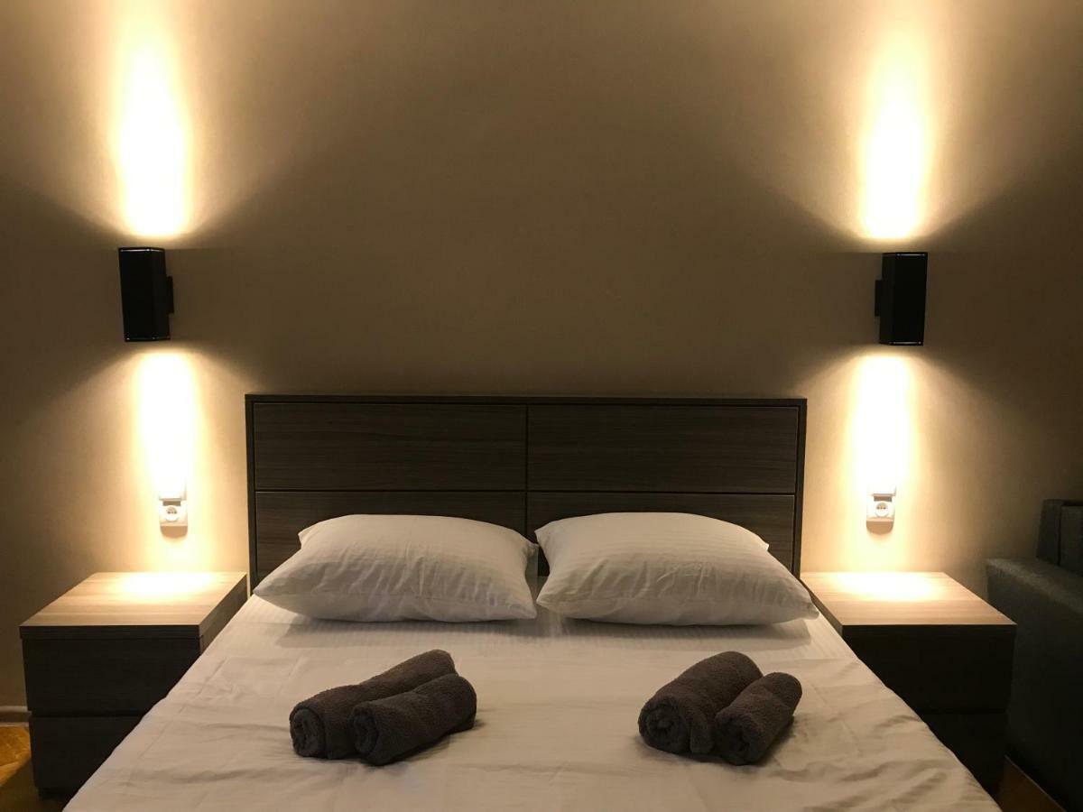 Luxury 4-Bedroom Apartment In The Center Tbilisi ภายนอก รูปภาพ