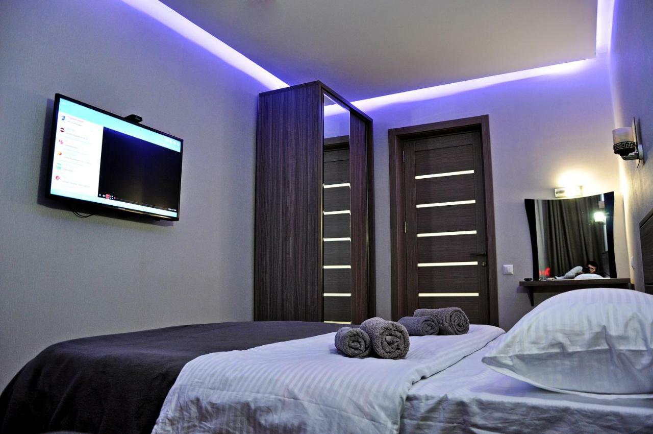 Luxury 4-Bedroom Apartment In The Center Tbilisi ภายนอก รูปภาพ