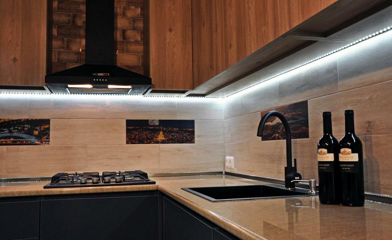 Luxury 4-Bedroom Apartment In The Center Tbilisi ภายนอก รูปภาพ