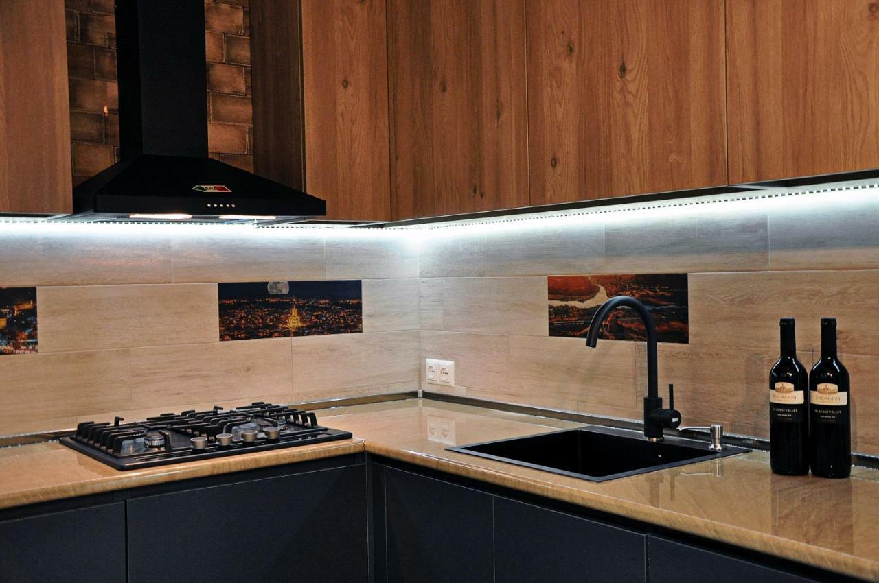 Luxury 4-Bedroom Apartment In The Center Tbilisi ภายนอก รูปภาพ