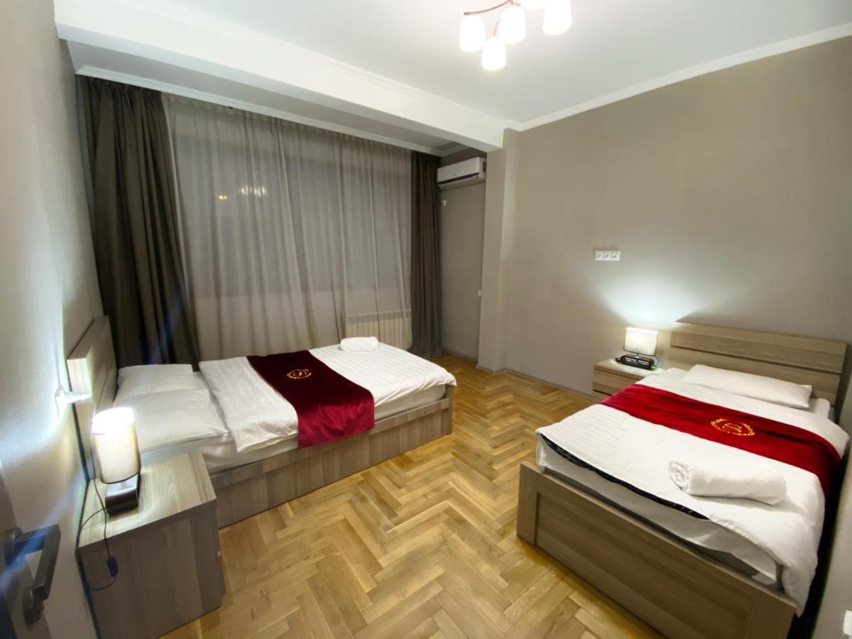 Luxury 4-Bedroom Apartment In The Center Tbilisi ภายนอก รูปภาพ